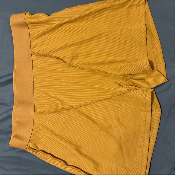 Two Piece Shorts Set - Picture 2 of 4